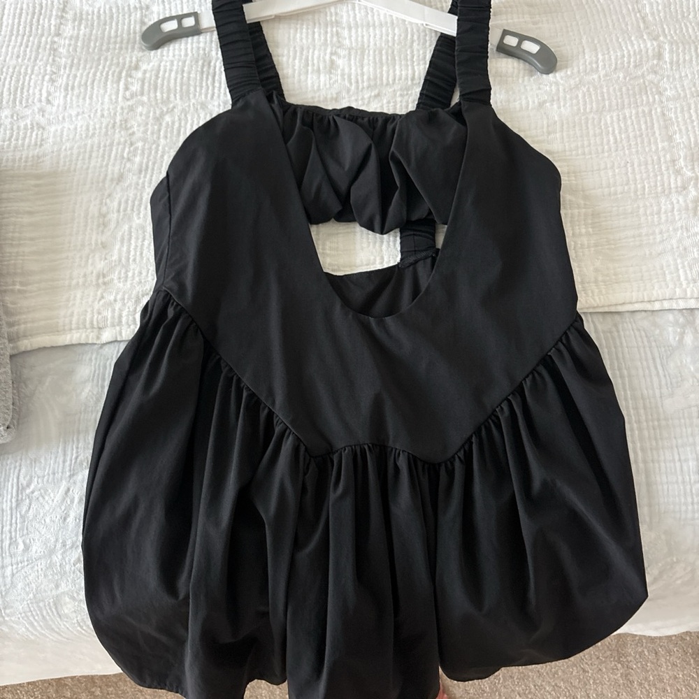 Black Sleeveless Dress with Cutout